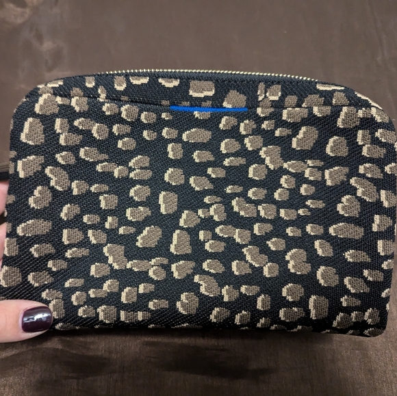 Rothy's cocoa large universal pouch, EUC - Picture 1 of 3